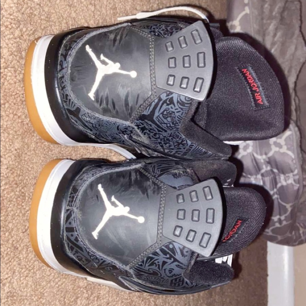 Jordan 4 Retro shoes